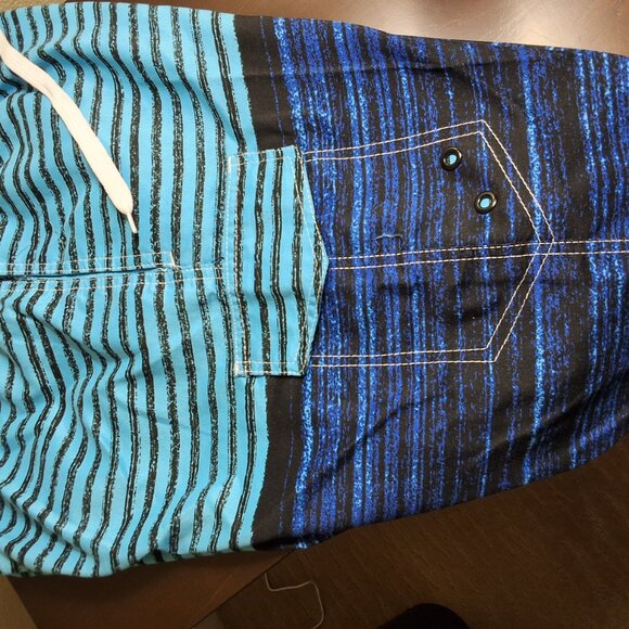 Source Unknown Men's Aqua and Navy Striped Board Shorts - Picture 6 of 7